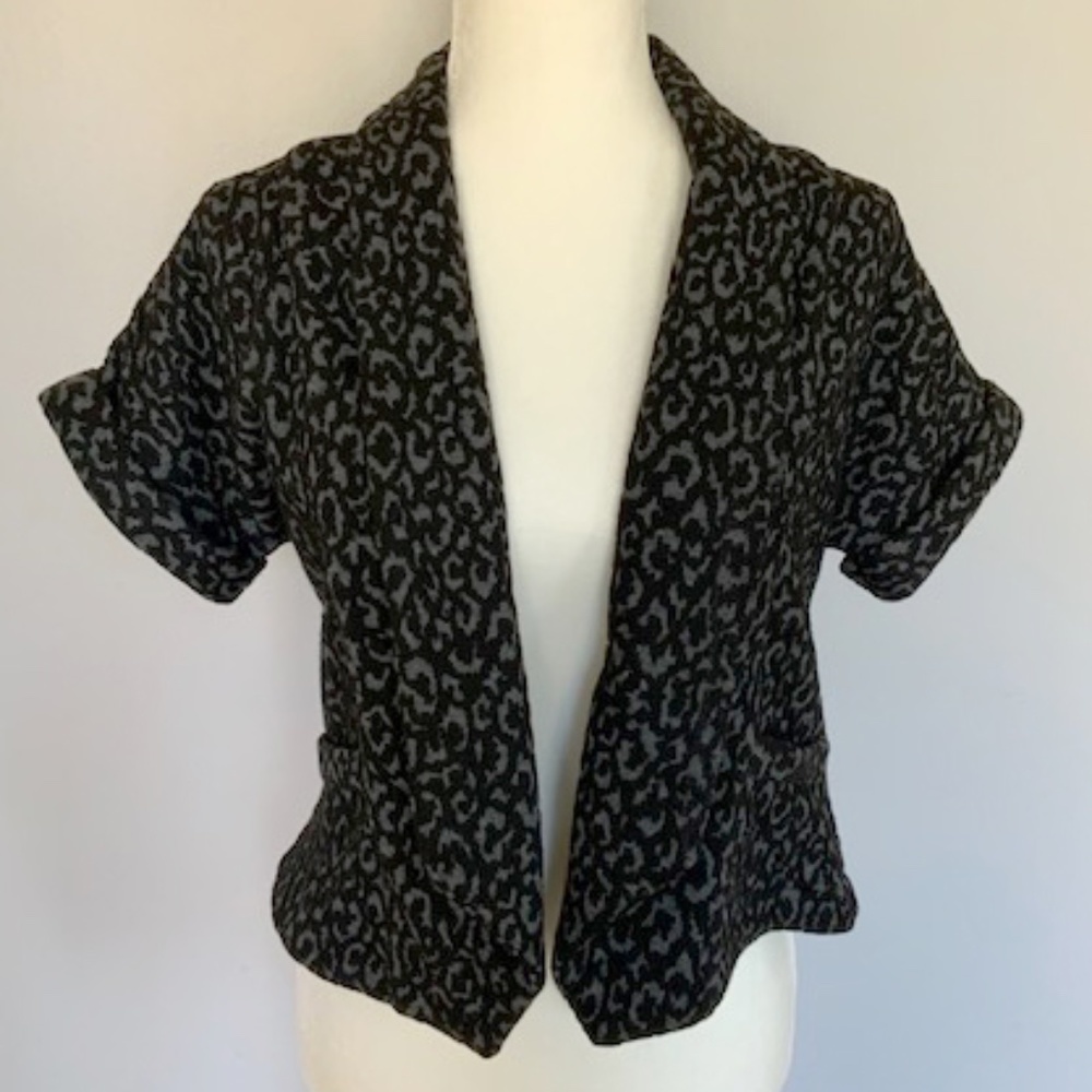 Adrienne Vittadini animal print open jacket / top short-sleeves vintage